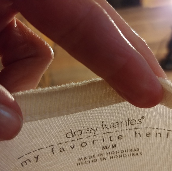 White Daisy Fuentes tee M - Picture 5 of 5